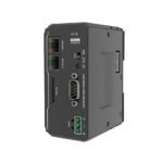 Das Foto zeigt die Frontansicht des cMT-CTRL01 Weintek IIoT-SPS. Sichtbar sind eine LV-Kontrollleuchte, zwei Kontrollleuchten unter der Beschriftung „CPU“, zwei Kontrollleuchten unter „IO“, ein PLC-Schalter mit „Run“- und „Stop“-Stellung sowie ein Reset-Knopf (RST). Zudem sind zwei Ethernet-Ports, ein SD-Kartensteckplatz, ein universeller serieller Steckplatz für drei COM-Ports (COM1: RS-232 2W, COM2/COM3: RS-485 2W/4W) und ein 24V-Stromanschluss zu sehen. Seitlich befindet sich der Erweiterungsanschluss (Expansion Connector).