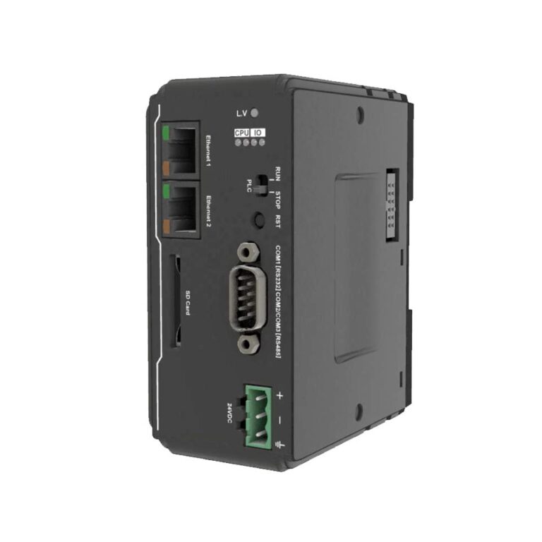 Das Foto zeigt die Frontansicht des cMT-CTRL01 Weintek IIoT-SPS. Sichtbar sind eine LV-Kontrollleuchte, zwei Kontrollleuchten unter der Beschriftung „CPU“, zwei Kontrollleuchten unter „IO“, ein PLC-Schalter mit „Run“- und „Stop“-Stellung sowie ein Reset-Knopf (RST). Zudem sind zwei Ethernet-Ports, ein SD-Kartensteckplatz, ein universeller serieller Steckplatz für drei COM-Ports (COM1: RS-232 2W, COM2/COM3: RS-485 2W/4W) und ein 24V-Stromanschluss zu sehen. Seitlich befindet sich der Erweiterungsanschluss (Expansion Connector).