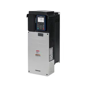 Toshiba VF-AS3 Frequenzumrichter, stellvertretend für die Modelle VFAS3-4110PC, VFAS3-4150PC und VFAS3-4185PC, Breite 195 mm, Höhe 534,5 mm, Tiefe 232 mm, Gewicht ca. 15 kg, mit grafischem Bedienfeld für industrielle Anwendungen.