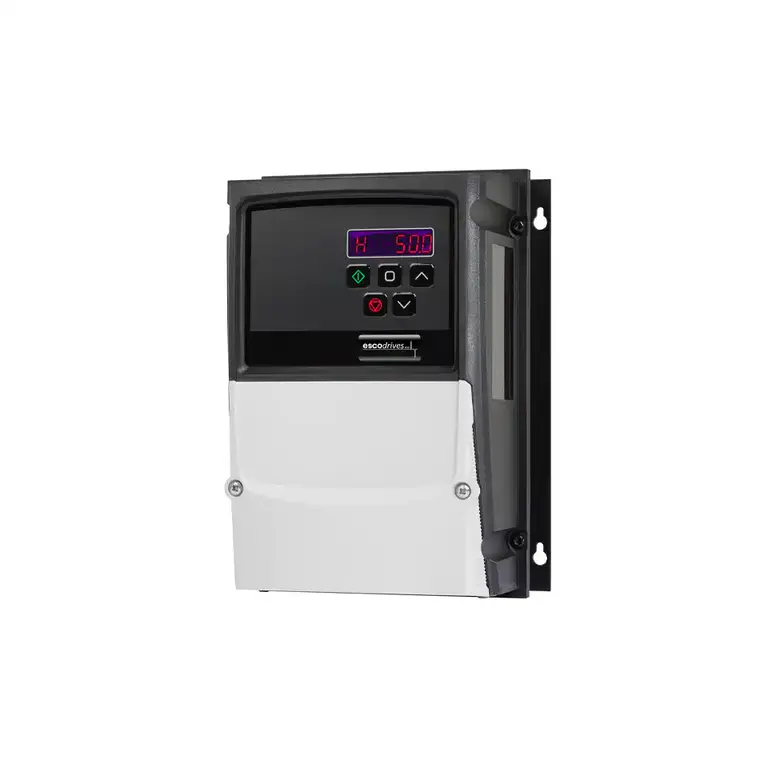 Frequenzumrichter escodrives EDS3-4007PL-66N1 ohne Hauptschalter und externe Bedienelemente, Frontansicht mit digitalem LED-Display und Tastenfeld.