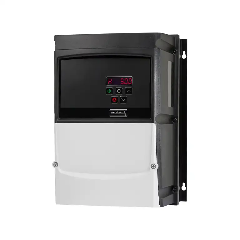 Frequenzumrichter escodrives EDS3-4110PL-66N1 ohne Hauptschalter und externe Bedienelemente, Frontansicht mit digitalem LED-Display und Tastenfeld.