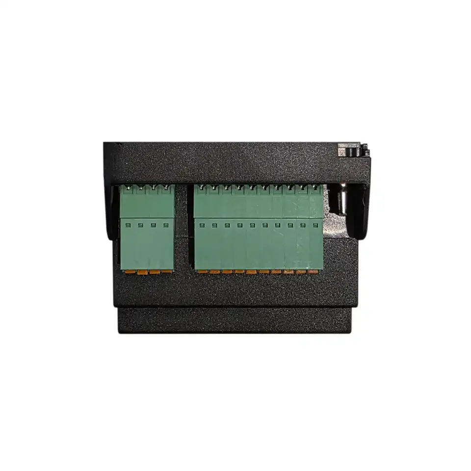 Oberseite B01 Modul 2020 mit steckbaren Klemmen für 8 digitale Eingänge 24 V, Art.-Nr. 5700.