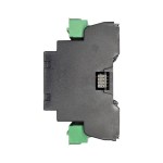 Linke Seitenansicht des EAP E8DO-TR Modul 2020 mit Gehäuseprofil und rückseitigem Busanschluss.