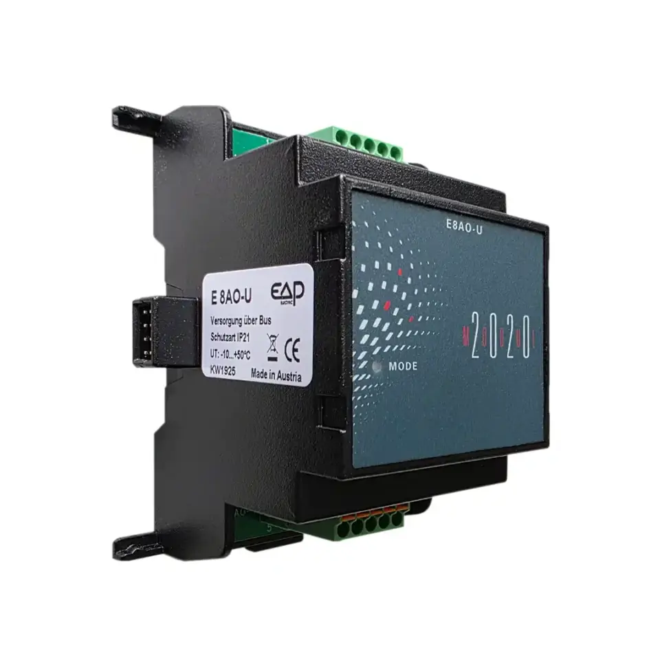 EAP E8AO-U Erweiterungsmodul 5718, Frontansicht mit oberen und unteren Push-in-Klemmleisten für 8 analoge 0–10-V-Ausgänge, seitlicher Systembusstecker MODUL-2020.