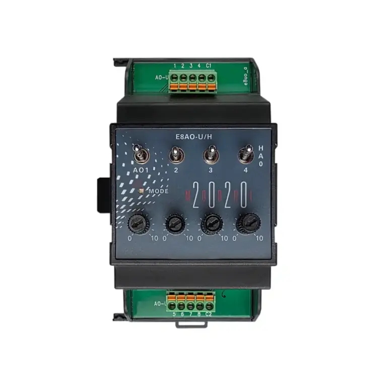 EAP E8AO-U/H Erweiterungsmodul 5718-2, Frontansicht mit 4 Kippschaltern für Handbetrieb, 4 Potentiometern zur 0–10-V-Vorgabe und oberen/unteren Push-in-Klemmen.