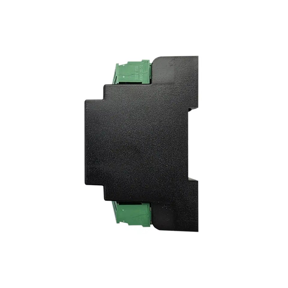 Linke Seitenansicht des EAP I/O Moduls 8698 mit schwarzem Gehäuseprofil für die Hutschienenmontage im Schaltschrank, ESCO Art.-Nr. IOMODUL8698.